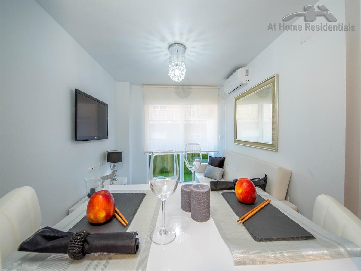 At Home Residentials トレビエハ エクステリア 写真
